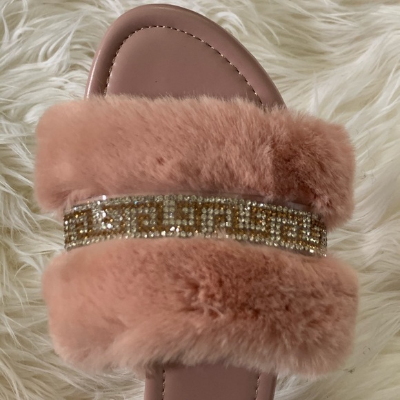 Pink Slip On Sanda - Picture 2 of 3